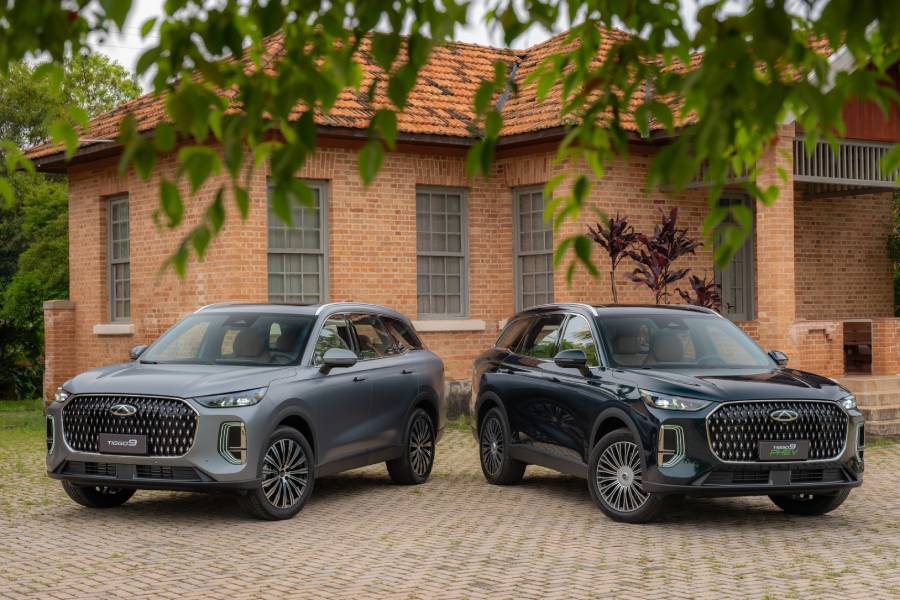Novos CAOA Chery Tiggo 9 vistos de frente