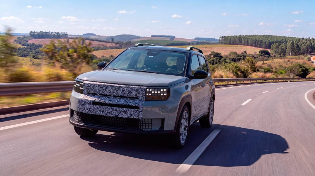 Protótipo do novo Fiat Argo X visto de frente
