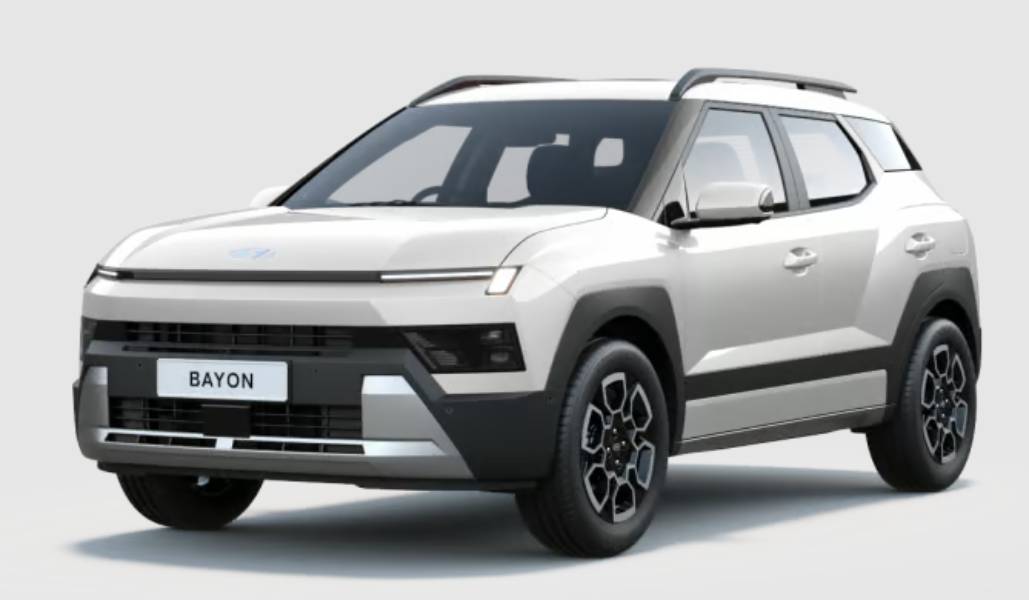 Hyundai Bayon branco visto de frente